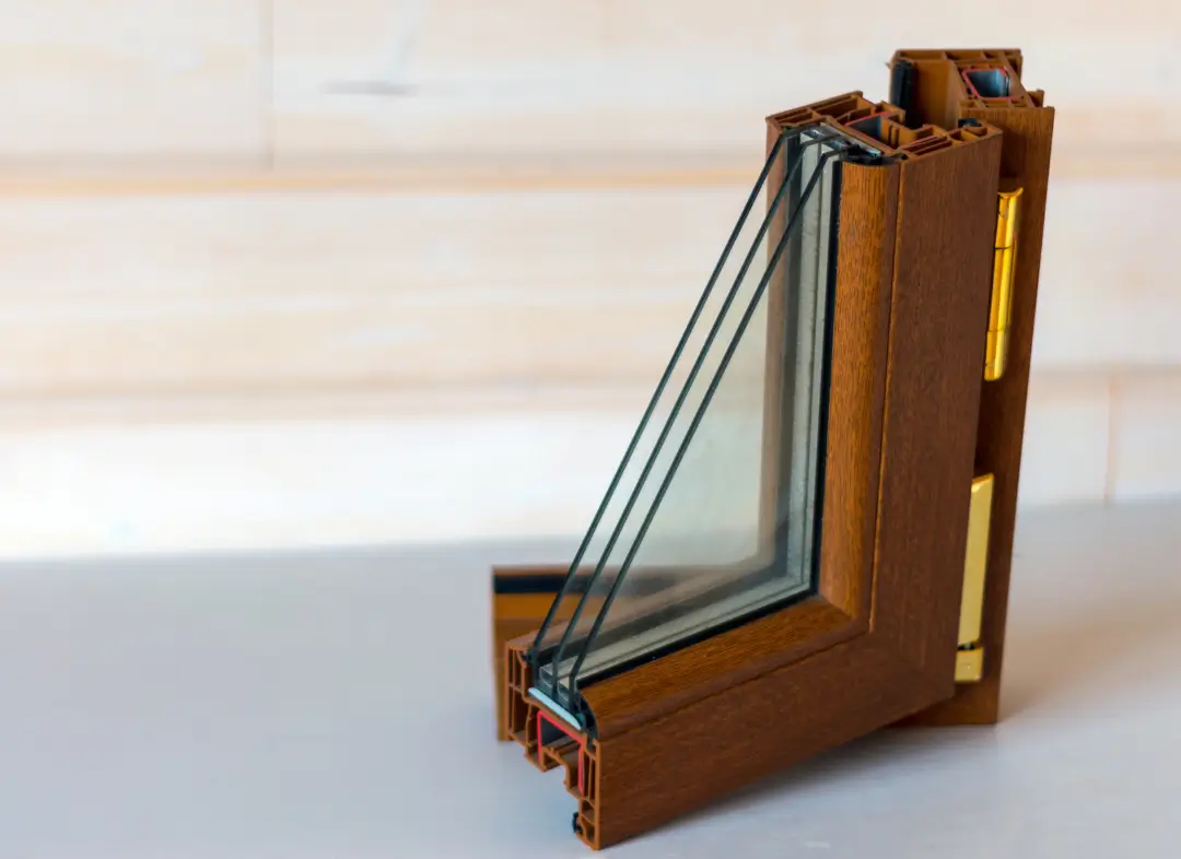 Installation de fenêtre en bois sur mesure Venanson